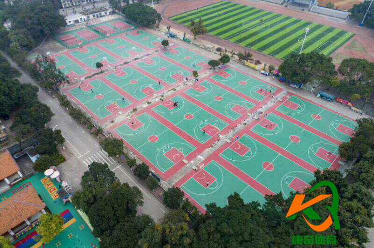 廣西大學(xué)硅PU塑膠籃球場(chǎng)